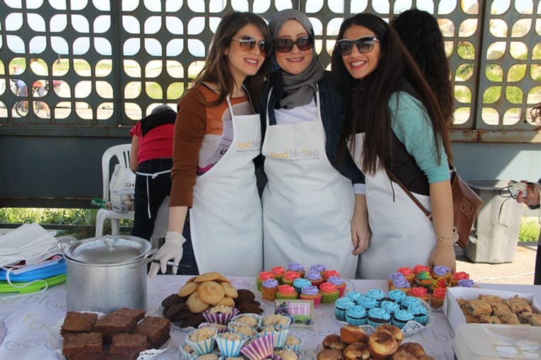 CrumbleBerrys Eat cake for a cause